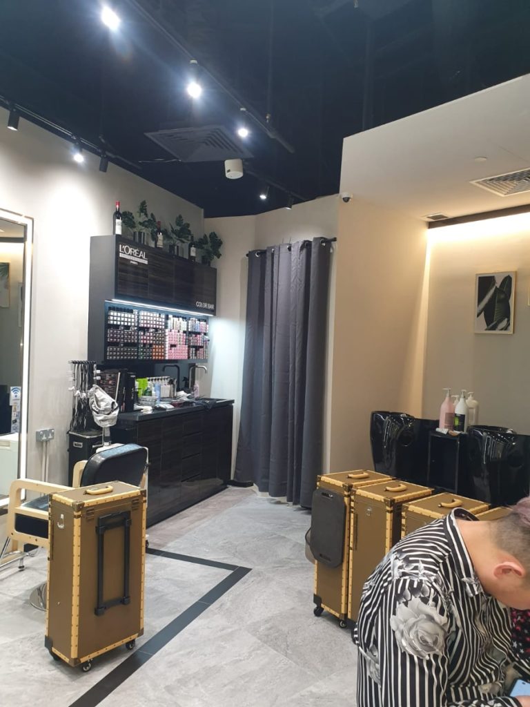 cuttour hair plq mall interior2