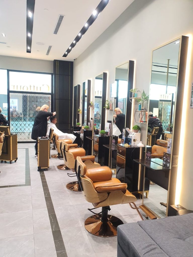 cuttour hair jewel outlet salon interior1