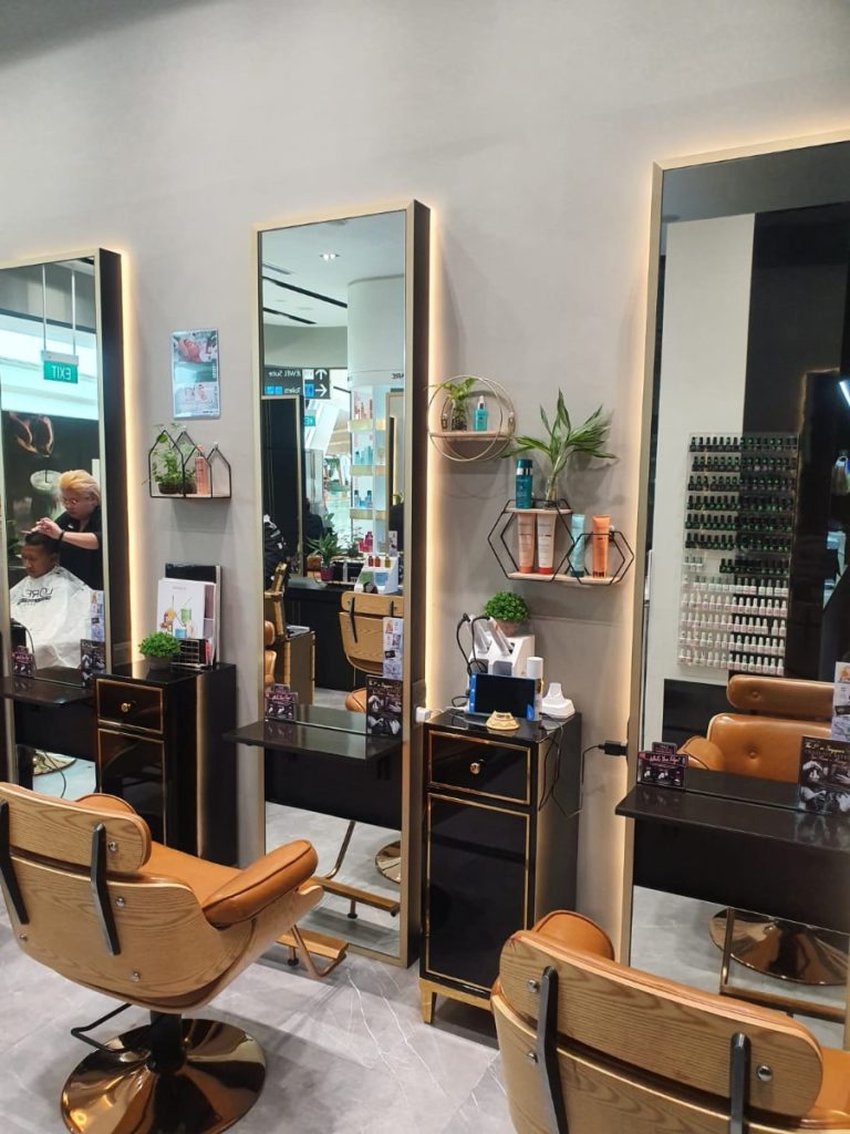 cuttour hair jewel outlet salon interior2