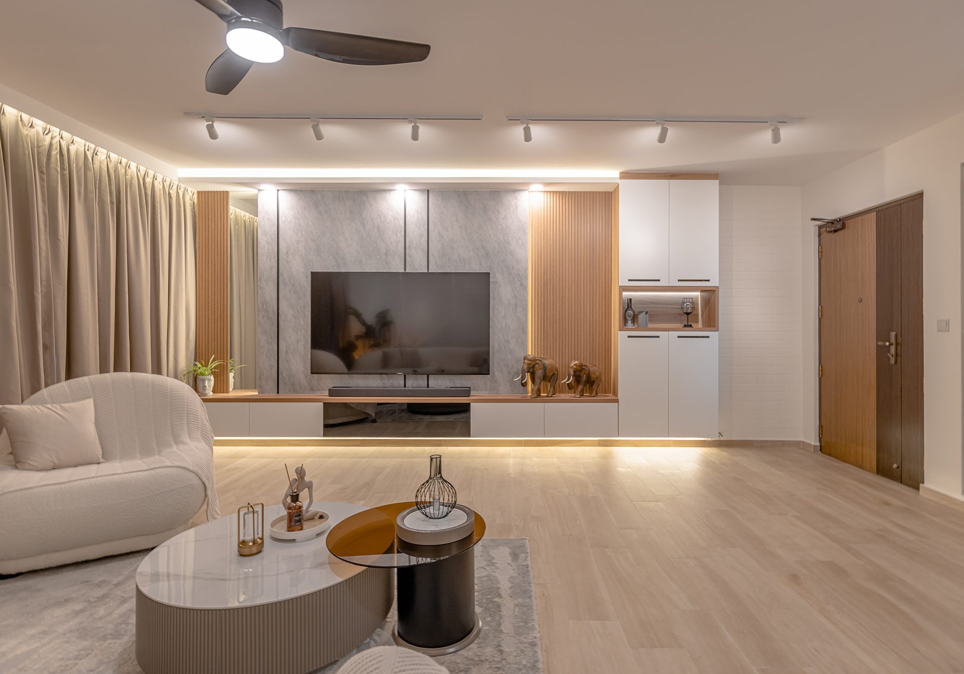 661b edgeplains living room6, 5-Room HDB Resale